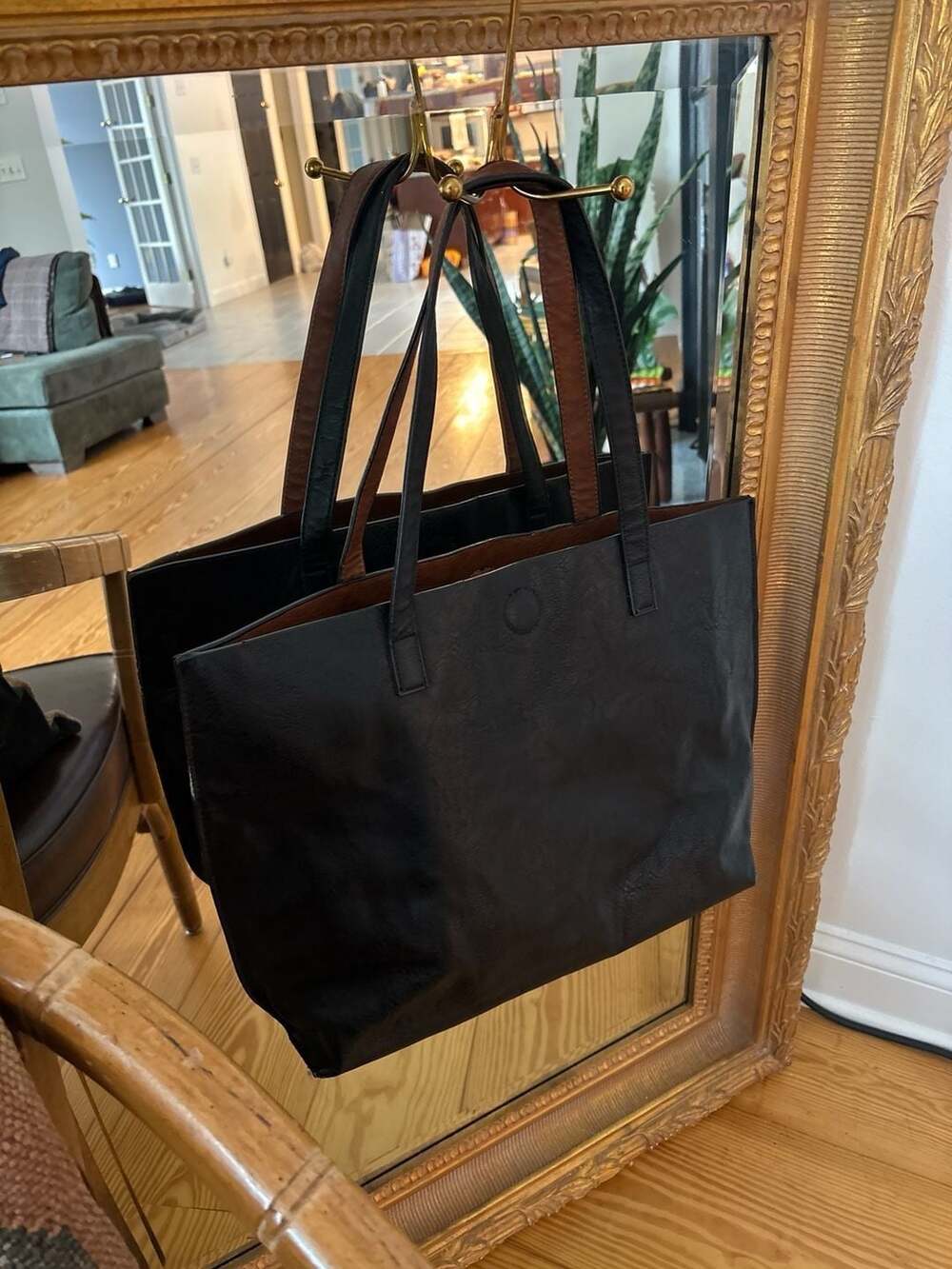 G.H. Bass & Co. Black Leather Tote Bag with Brown Interior - Picture 6 of 8